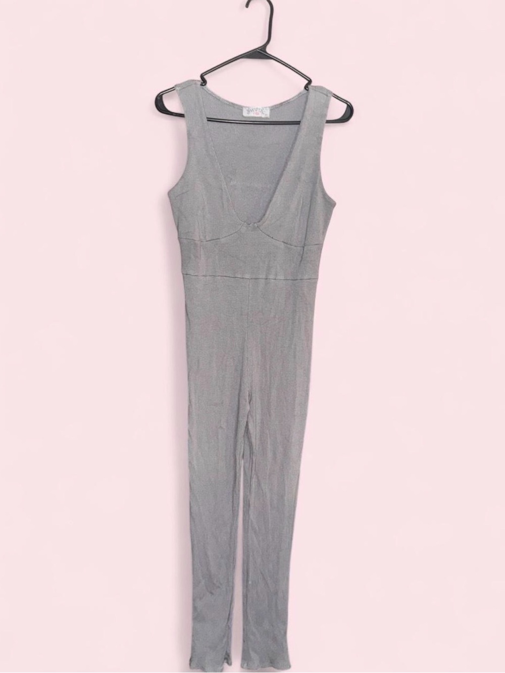 Ribbed V‑Neck Sleeveless Jumpsuit in Gray